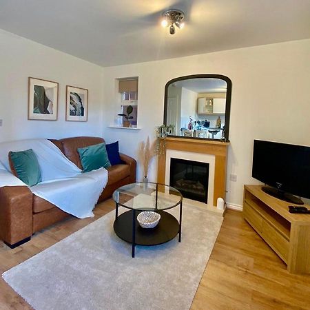 Chase Heights Apartment รูจลีย์ ภายนอก รูปภาพ