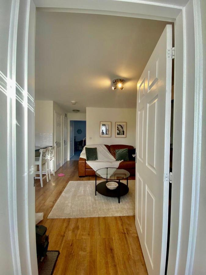 Chase Heights Apartment รูจลีย์ ภายนอก รูปภาพ